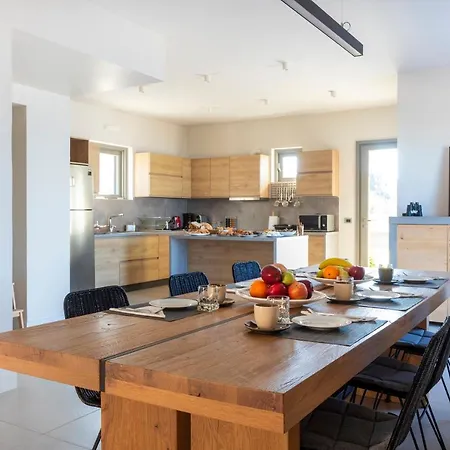 Olea - Luxury With Swimming Pool, Tennis Court & Volley Villa Koilas