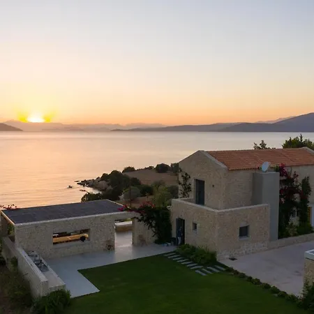 Olea - Luxury With Swimming Pool, Tennis Court & Volley 빌라 Koilás