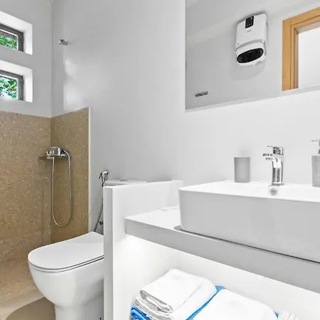 Villa Olea - Luxury With Swimming Pool, Tennis Court & Volley