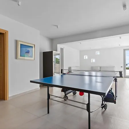 Olea - Luxury With Swimming Pool, Tennis Court & Volley Villa *