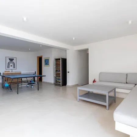 Olea - Luxury With Swimming Pool, Tennis Court & Volley Koilas