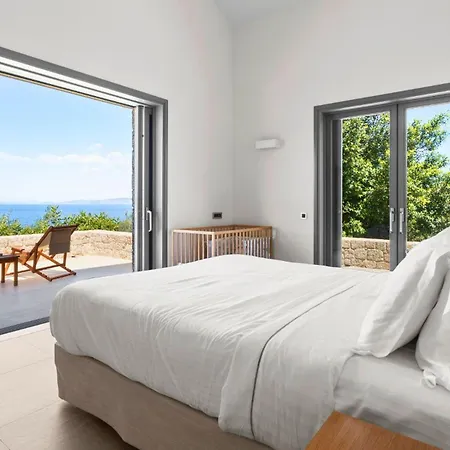 Olea - Luxury With Swimming Pool, Tennis Court & Volley Villa *