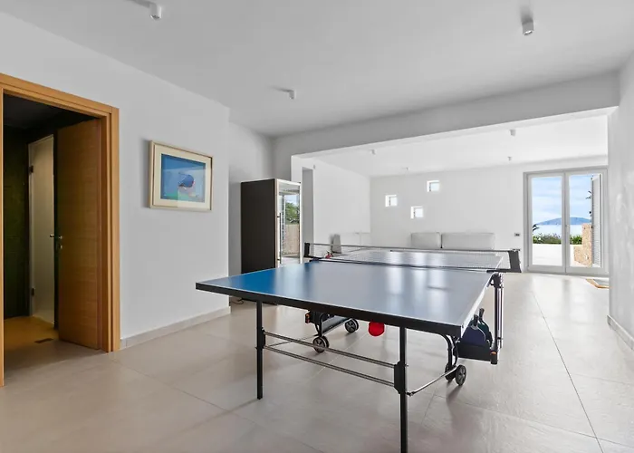 Olea - Luxury With Swimming Pool, Tennis Court & Volley Villa *