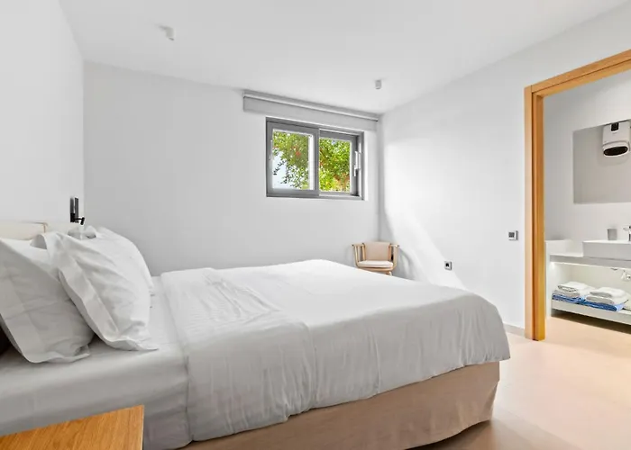 Villa Olea - Luxury With Swimming Pool, Tennis Court & Volley